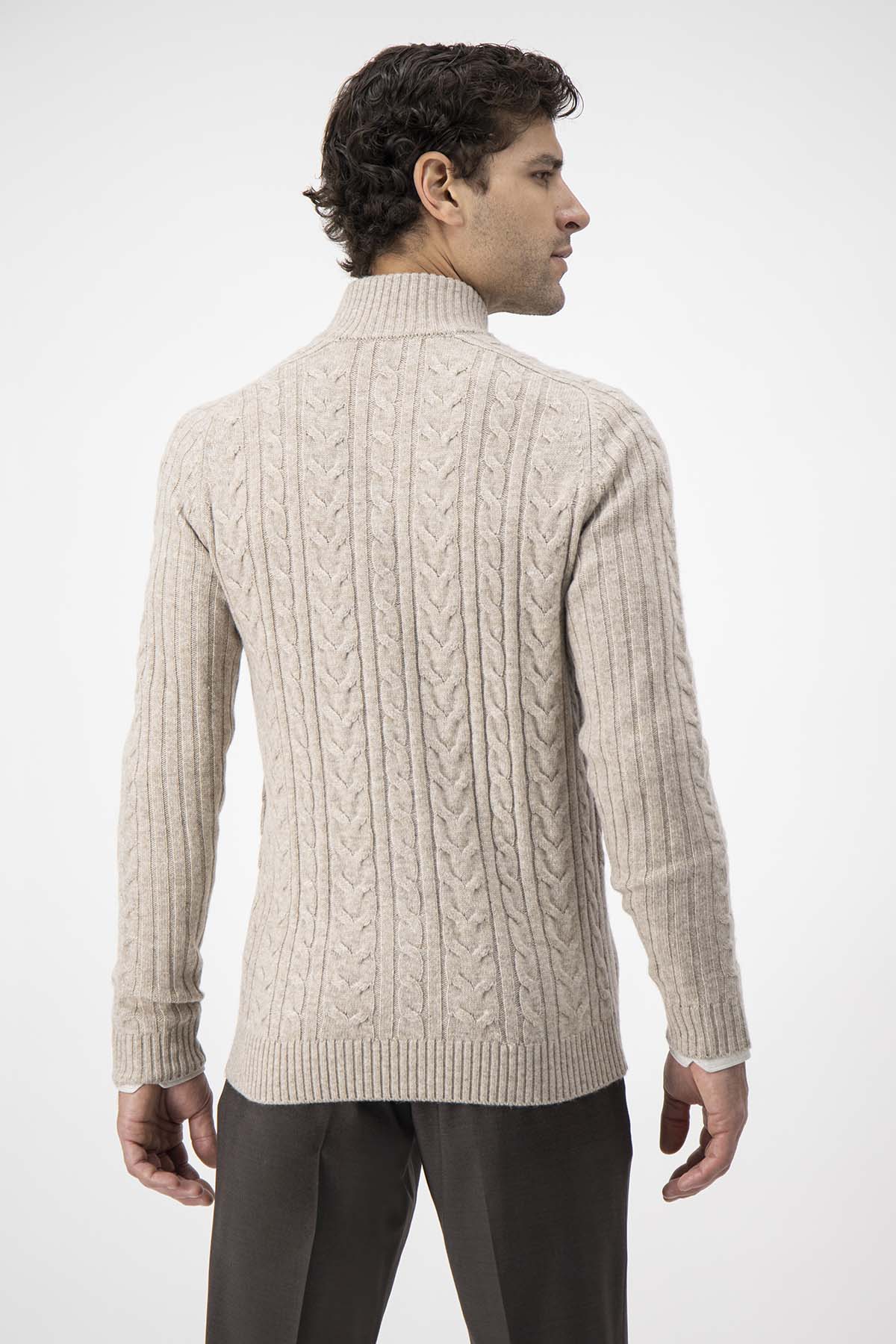 SUETER TRENZADO CALDERONI CONTEMPORARY FIT COLOR CAFÉ image number 3