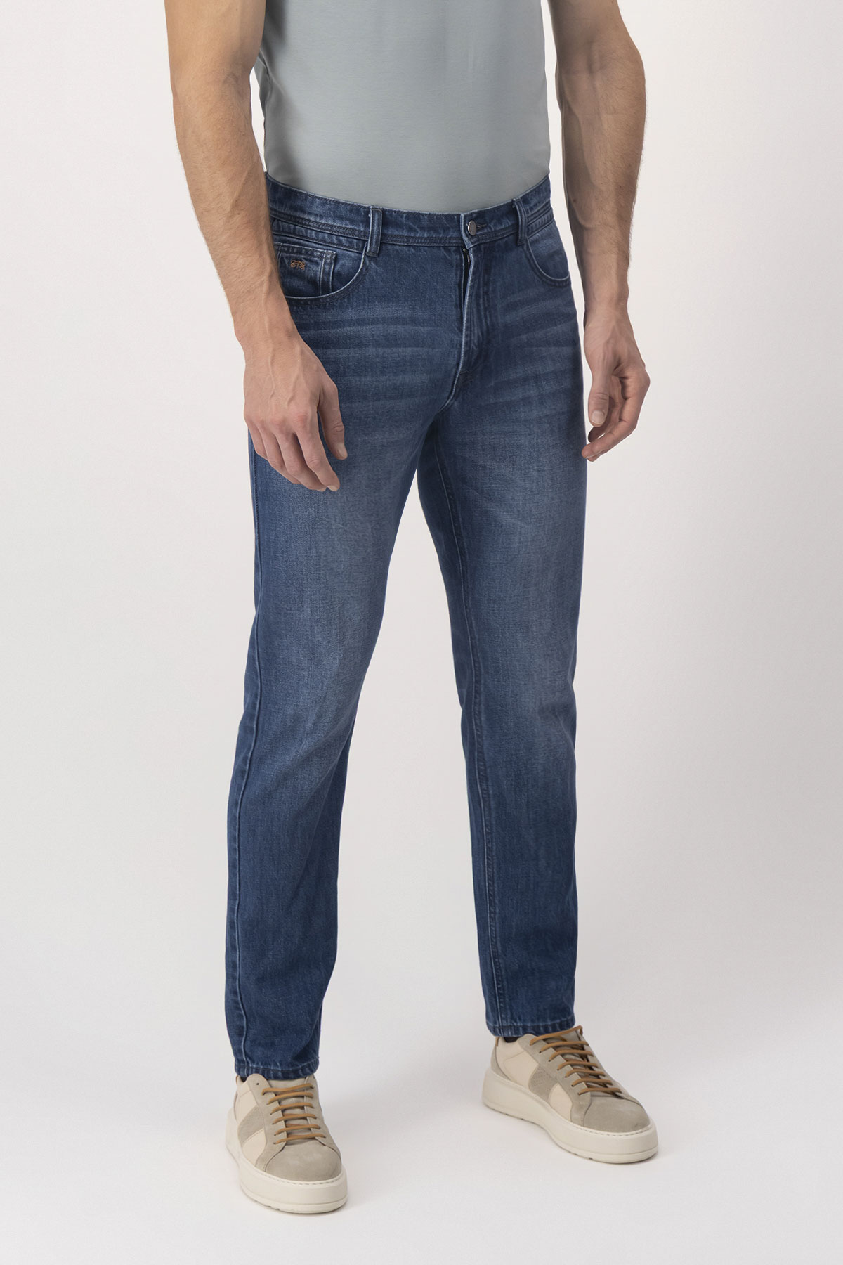 JEANS AZUL CONTEMPORARY FIT