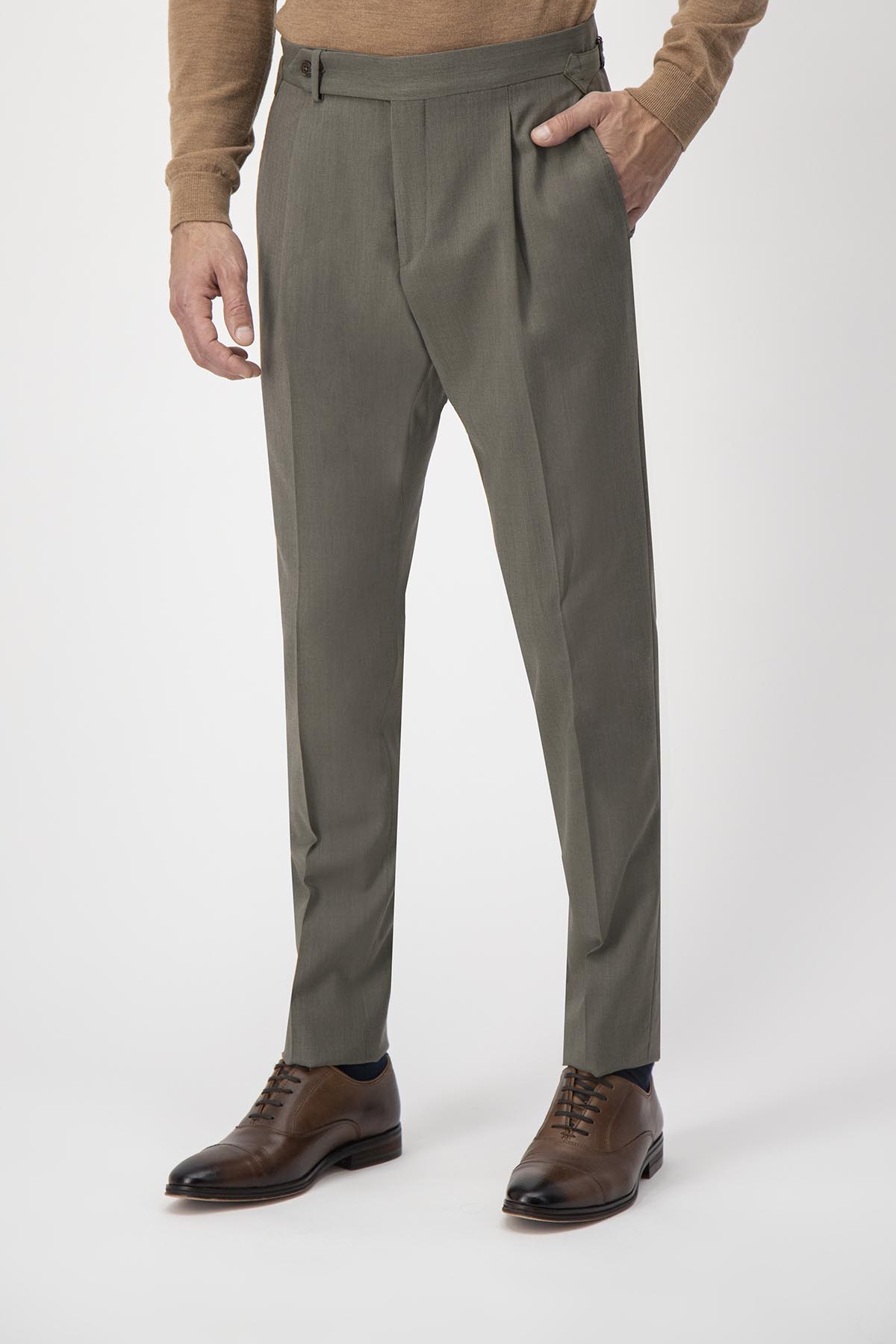 PANTALON SLIM FIT CON HEBILLAS image number 1