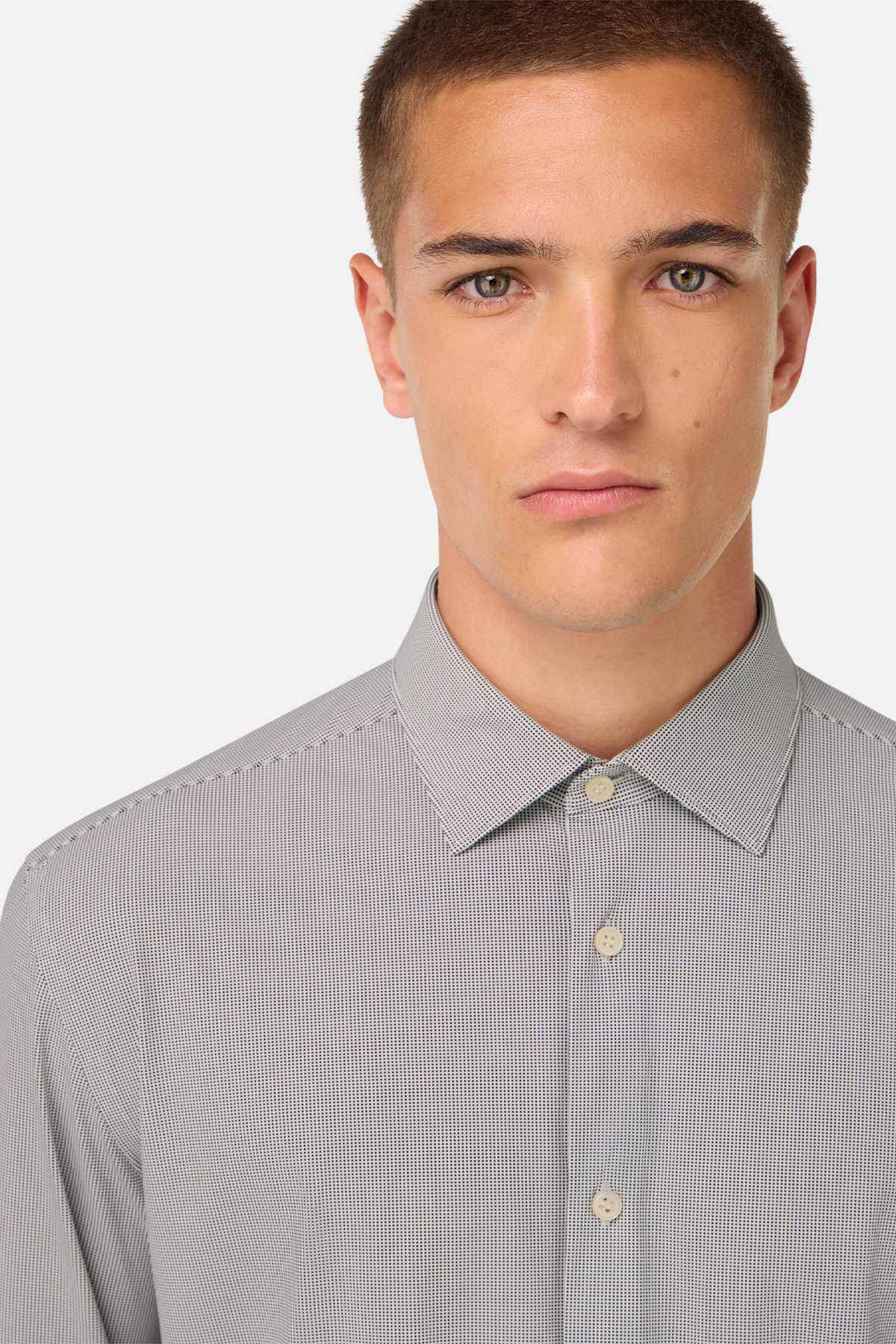 Camisa De Nailon Elástico Slim Fit image number 1