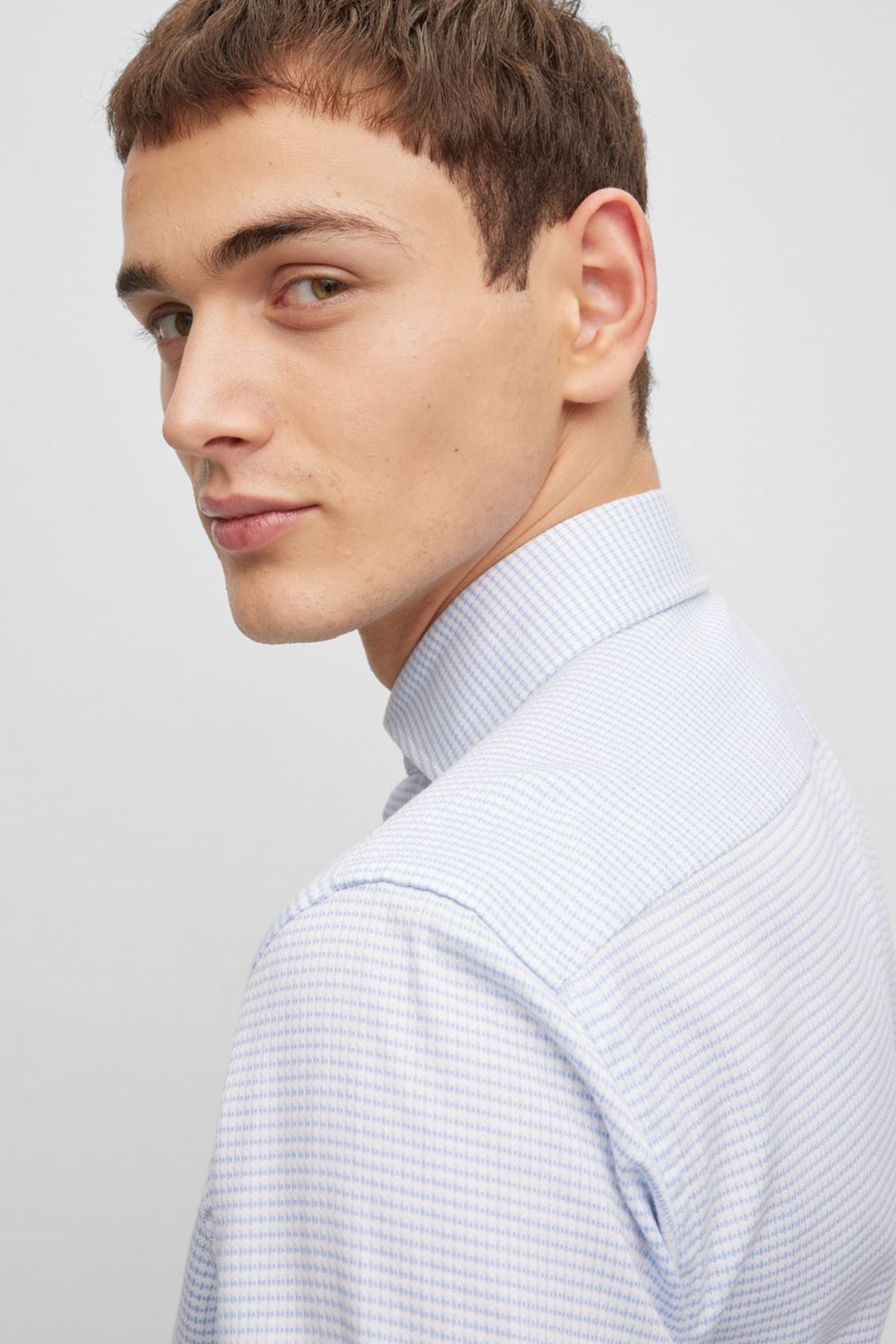 CAMISA SLIM FIT EN PUNTO ESTAMPADO DE TEJIDO FLEXIBLE image number 2