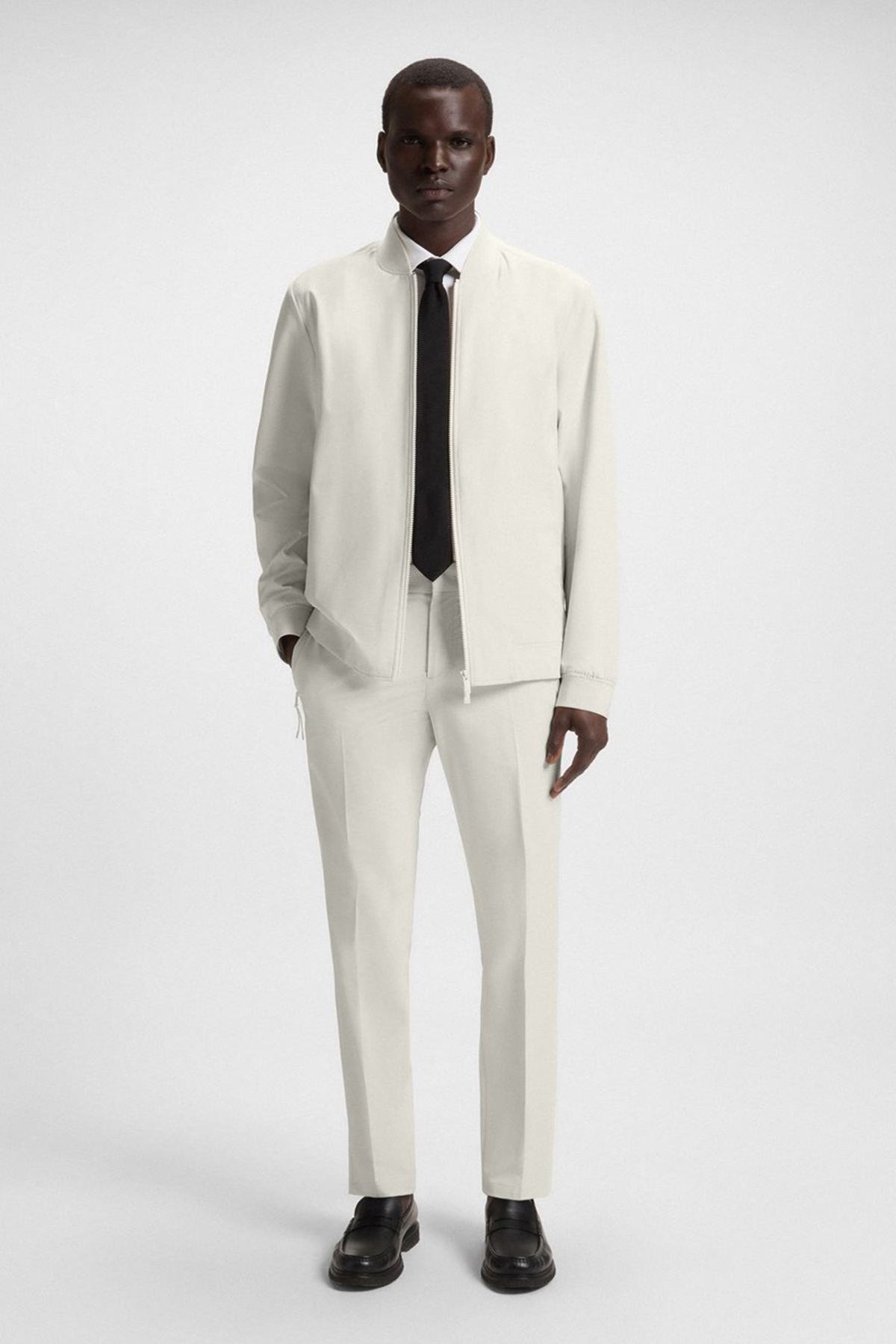Pantalón Slim Fit Plegables De Tejido Elástico Técnico image number 1