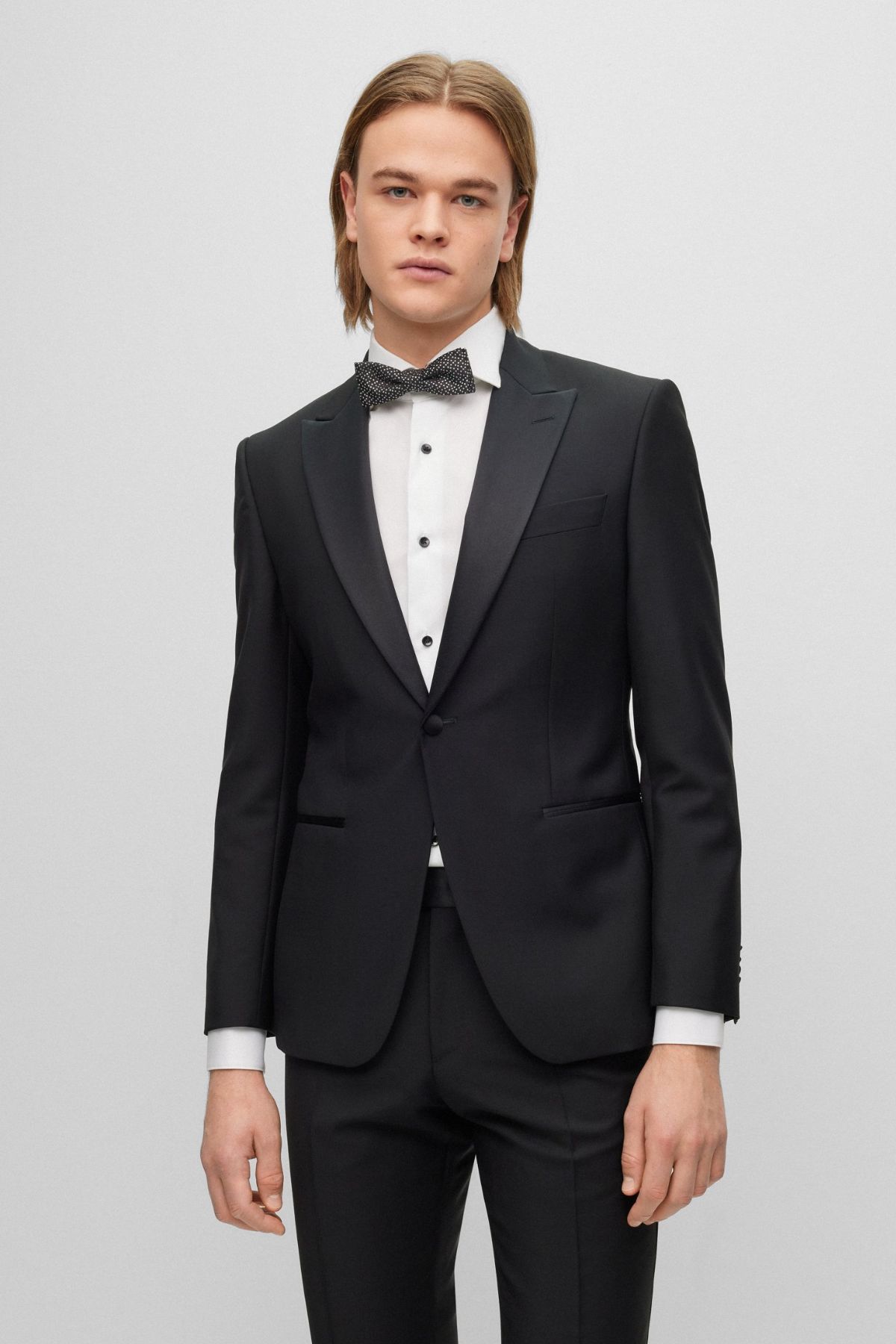 ESMOQUIN SLIM FIT EN LANA VIRGEN ITALIANA Y MOHAIR image number 1