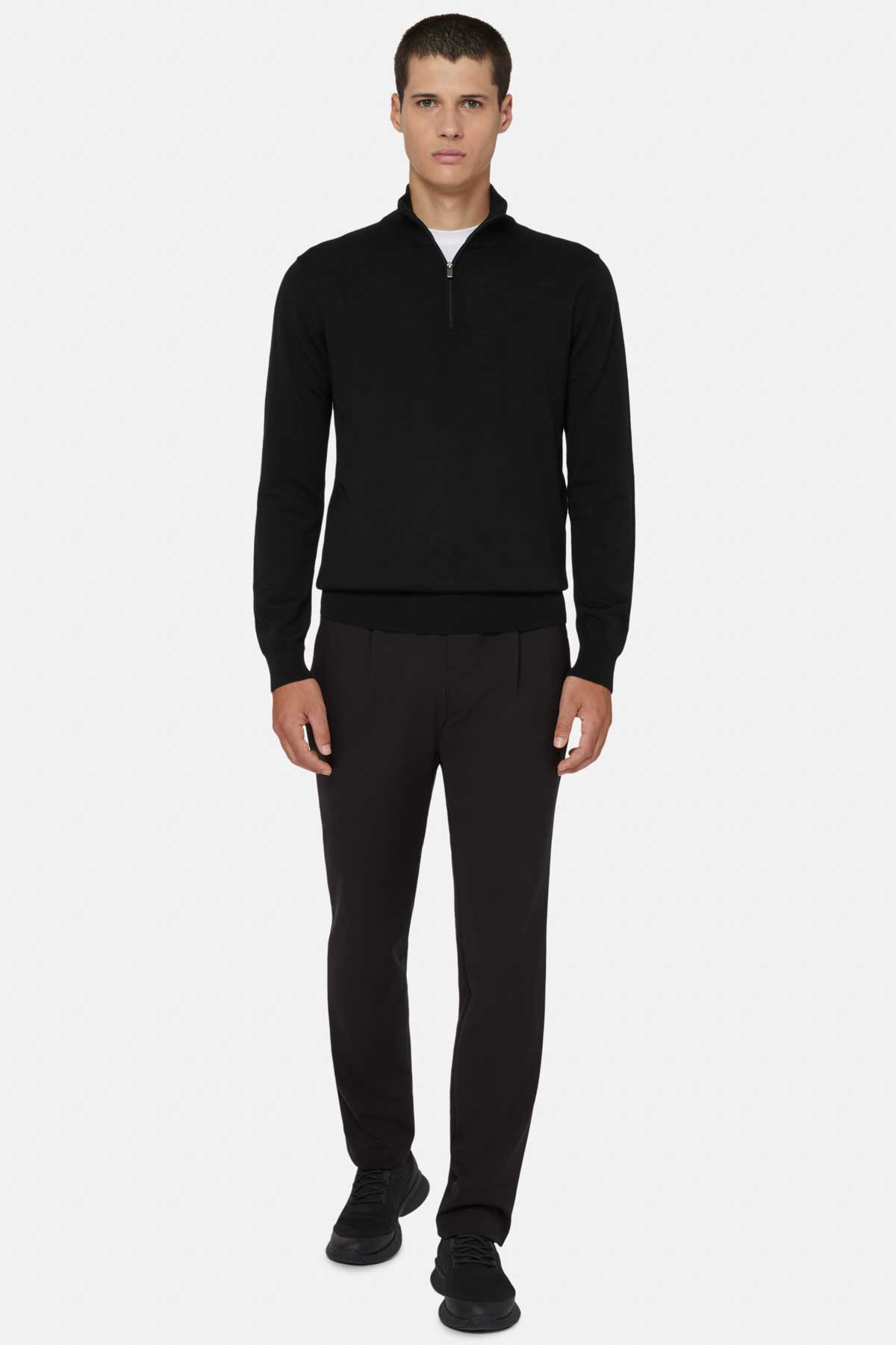 Jersey Negro Con Media Cremallera De Lana Merina image number 4