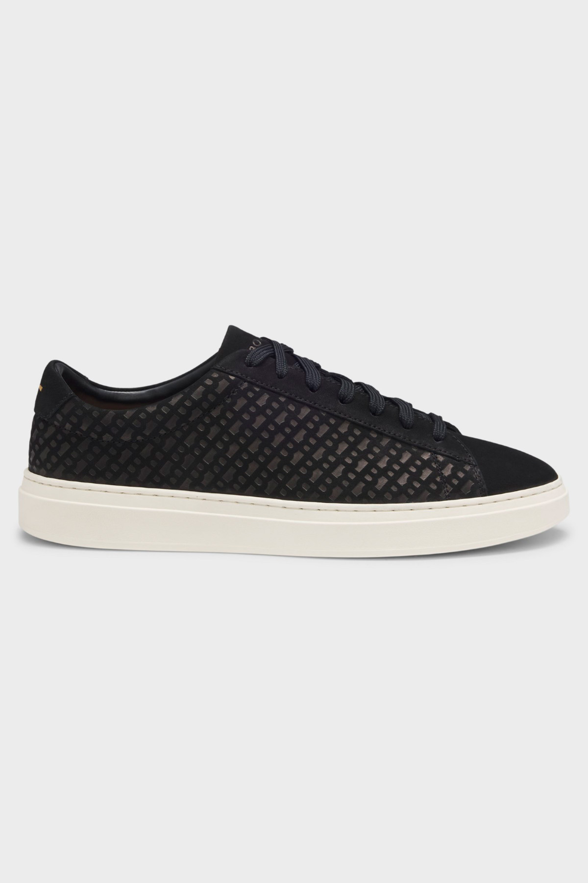 Tenis De Nobuk Con Monogramas Grabados image number 3