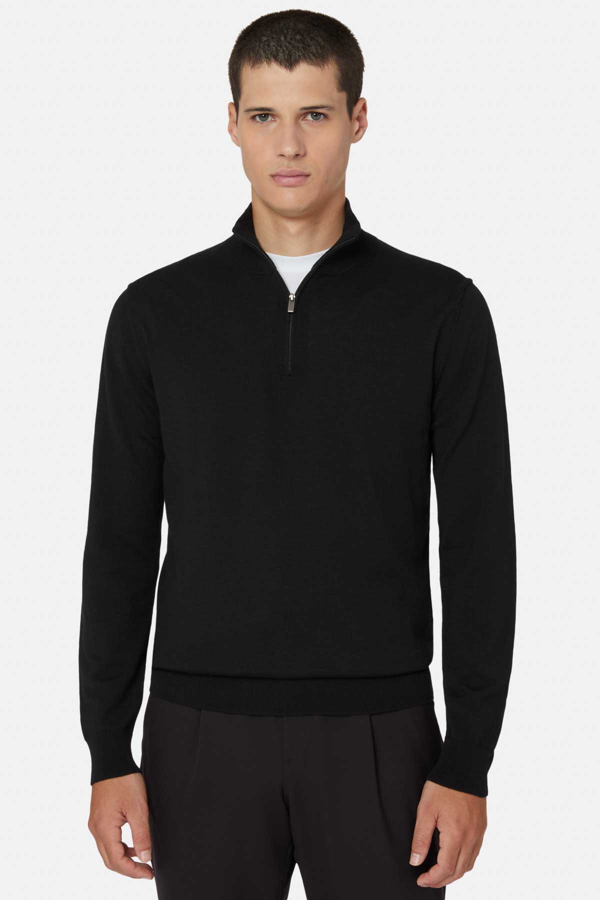 Jersey Negro Con Media Cremallera De Lana Merina image number 0