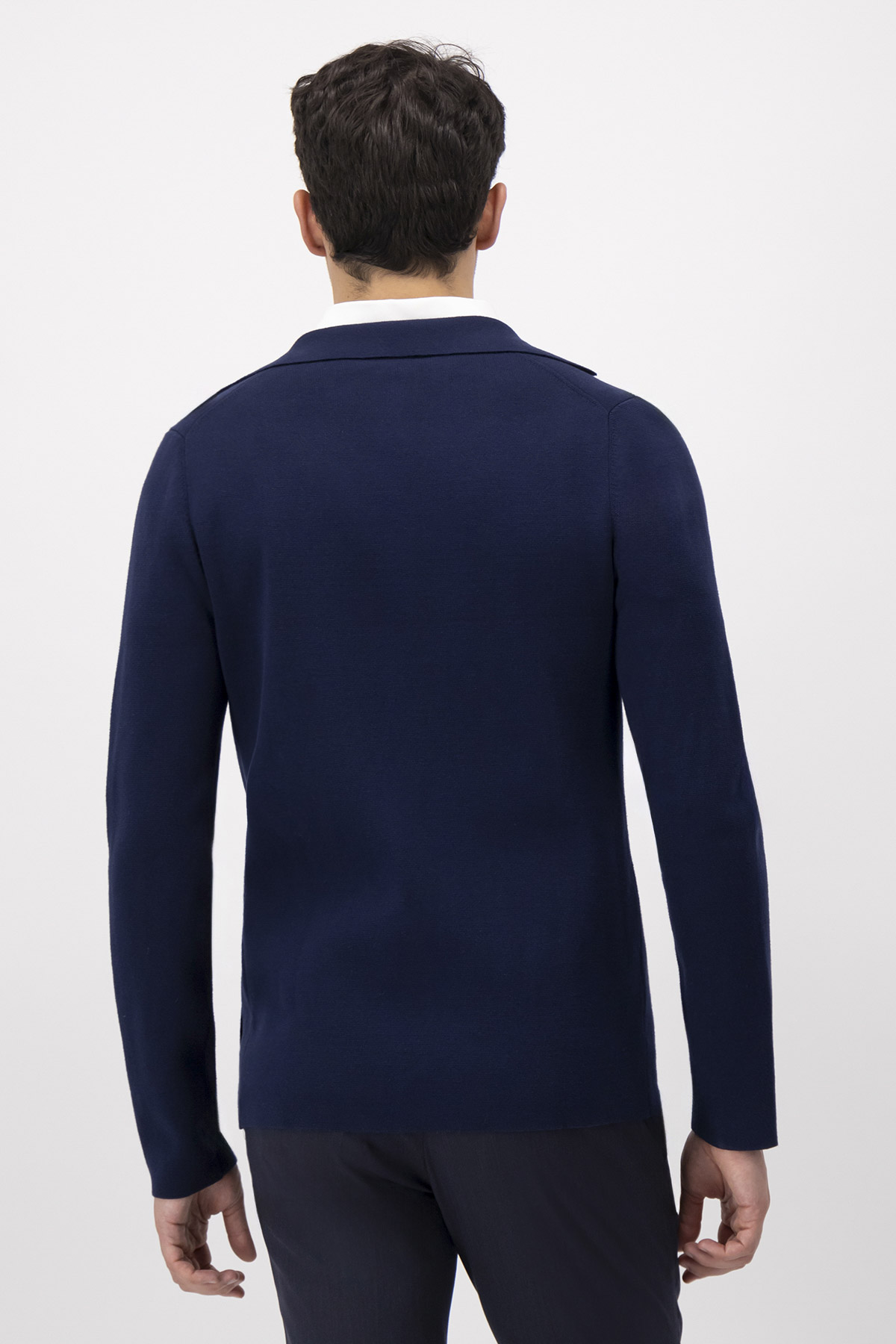 SUÉTER CONTEMPORARY FIT image number 3