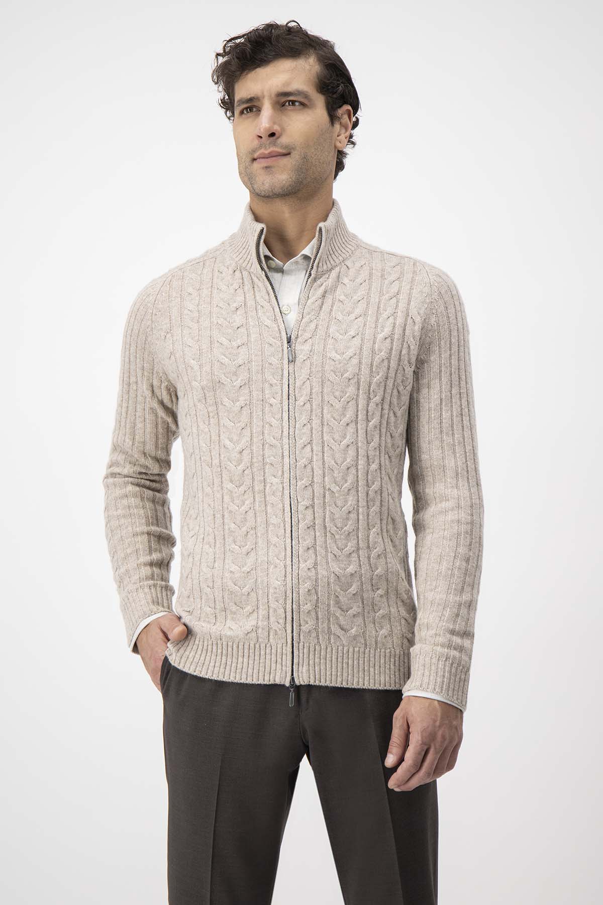 SUETER TRENZADO CALDERONI CONTEMPORARY FIT COLOR CAFÉ