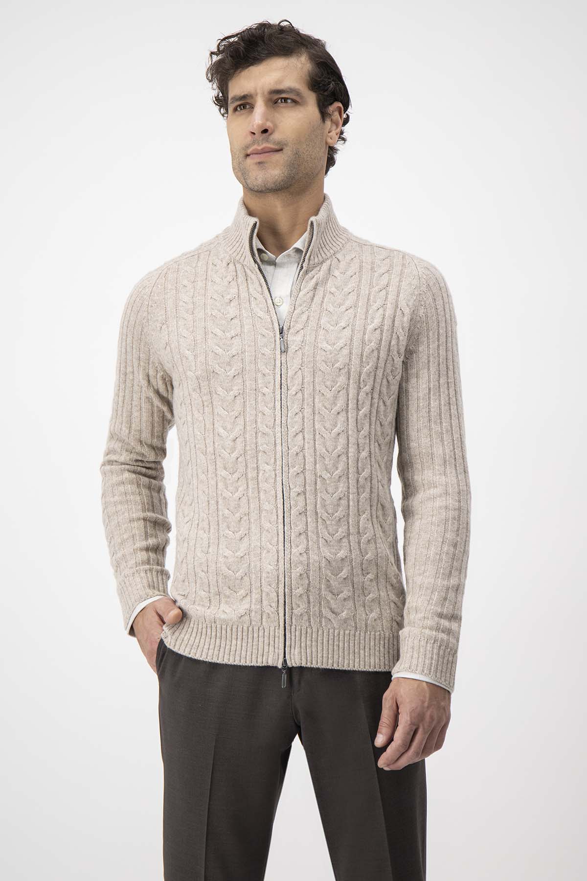 SUETER TRENZADO CALDERONI CONTEMPORARY FIT COLOR CAFÉ image number 5