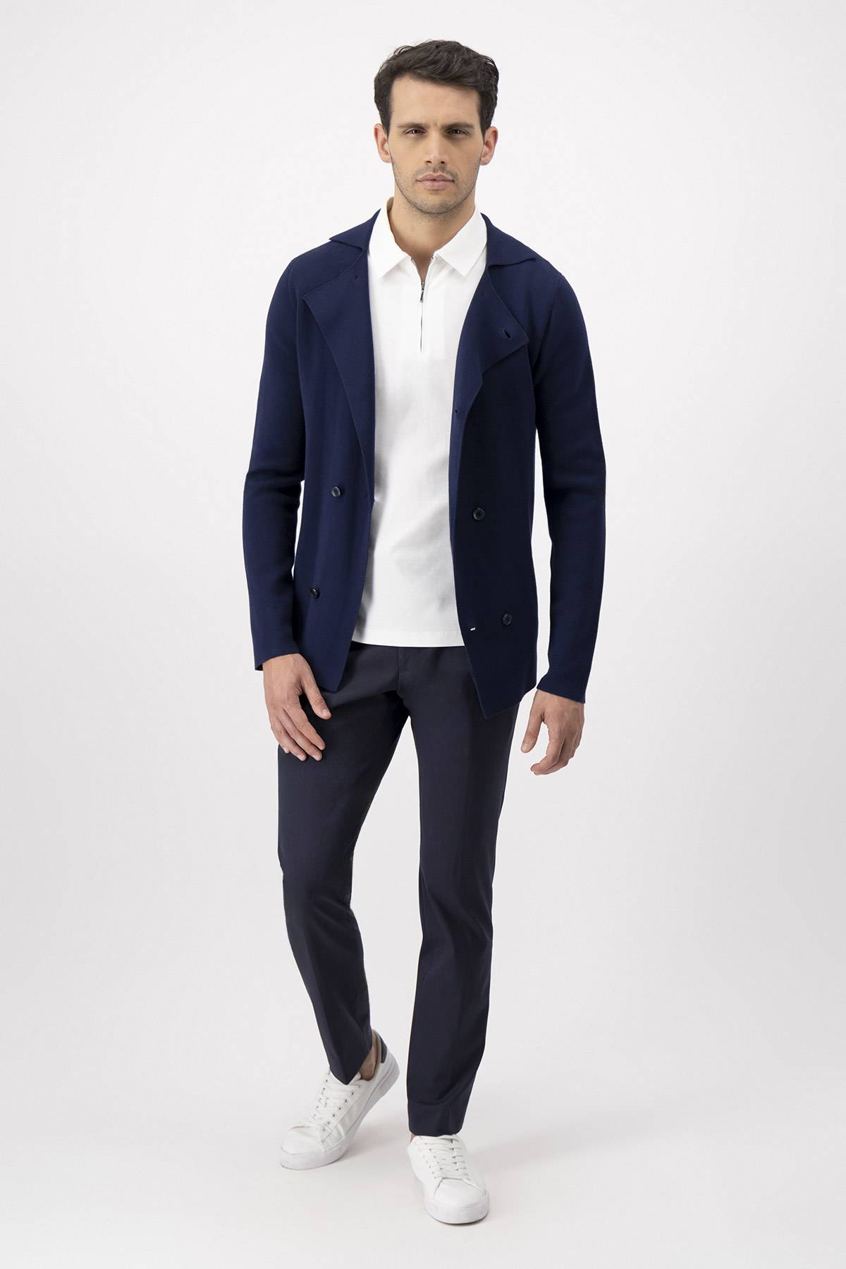SUÉTER CONTEMPORARY FIT image number 2