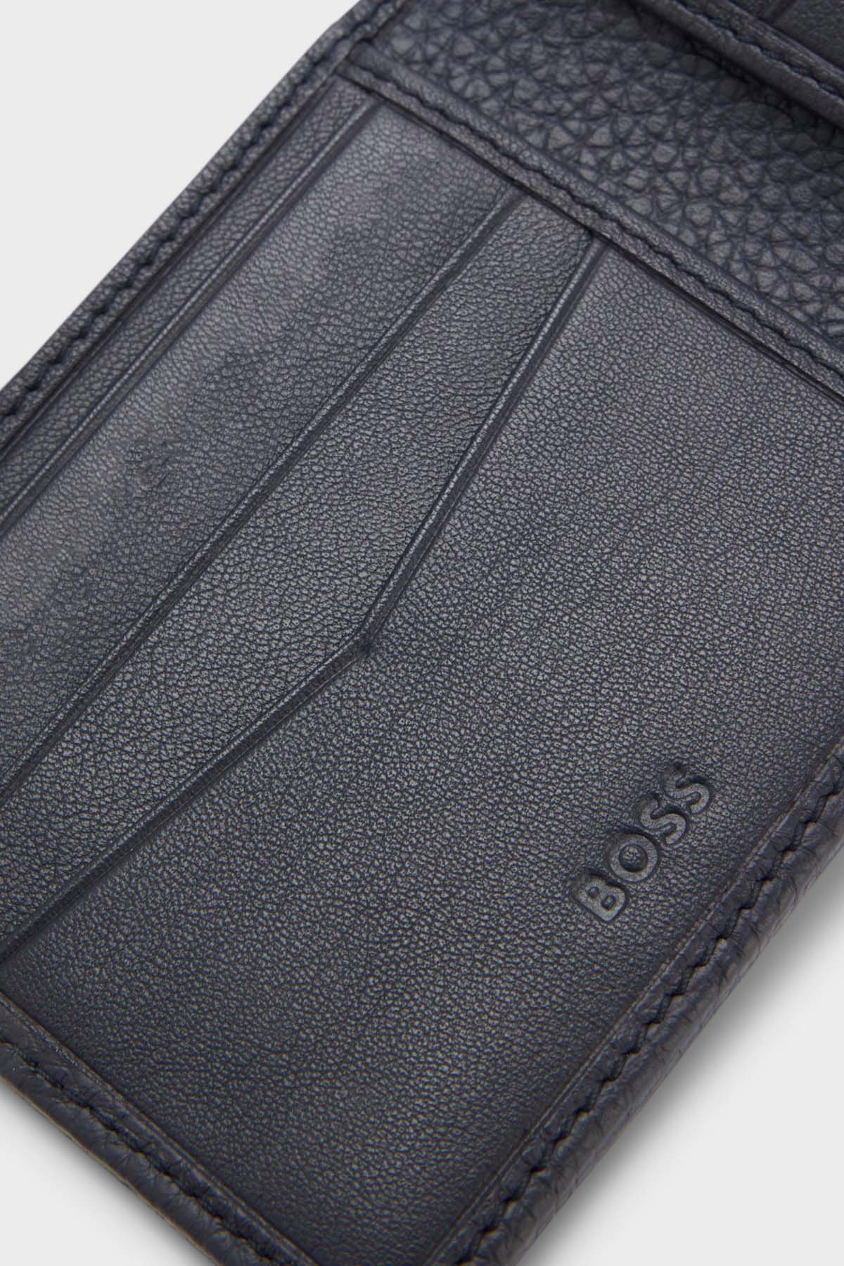 Cartera plegable de piel granulada con logo met&aacute;lico image number 2