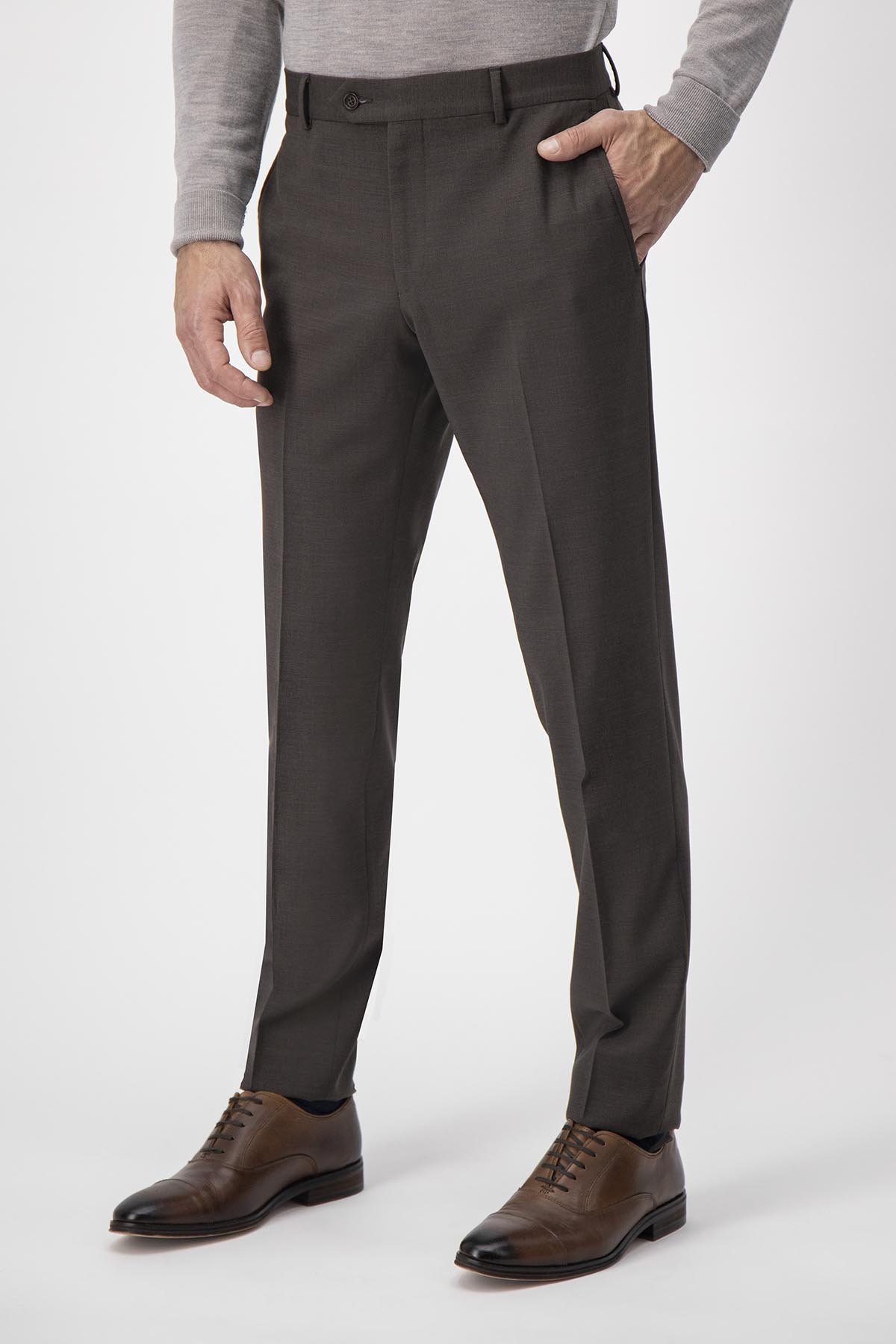 PANTALON FORMAL CALDERONI COLOR CAFÉ SLIM FIT image number 1