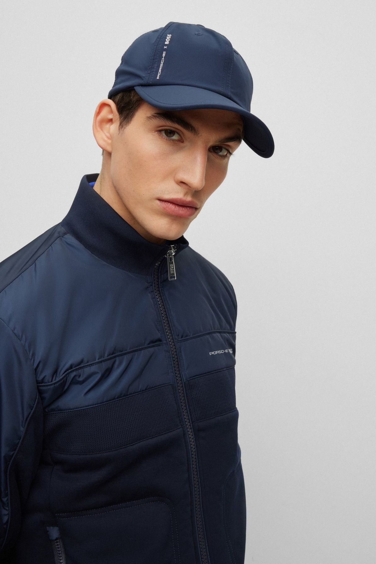 GORRA PORSCHE X BOSS CON EXCLUSIVO LOGO ESTAMPADO image number 0