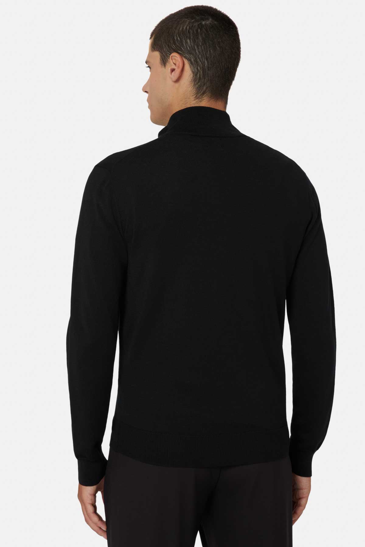 Jersey Negro Con Media Cremallera De Lana Merina image number 1